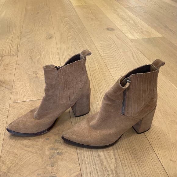 Tony Bianco Suede Leather Block Heel Ankle Bootie Pointed Toe Boot 8 - Picture 3 of 7